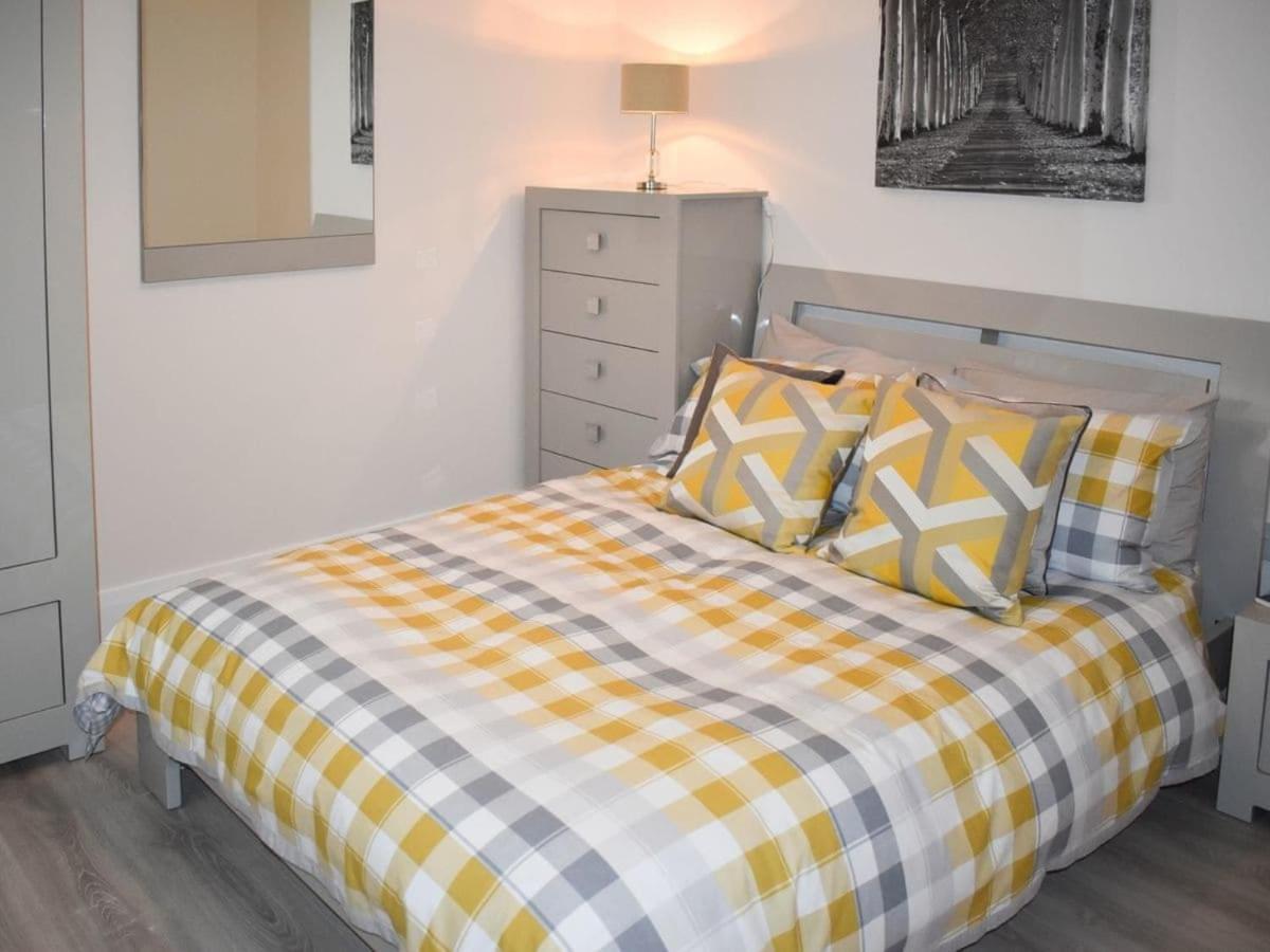 Rose Cottage Captivating 1-Bed Cottage In Bangor Экстерьер фото