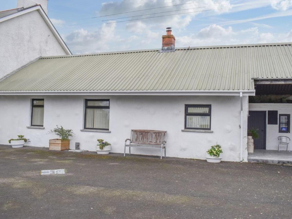 Rose Cottage Captivating 1-Bed Cottage In Bangor Экстерьер фото