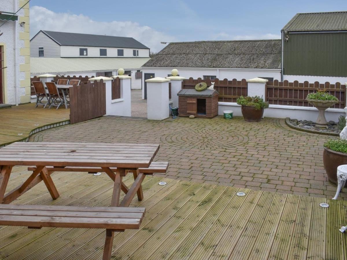 Rose Cottage Captivating 1-Bed Cottage In Bangor Экстерьер фото